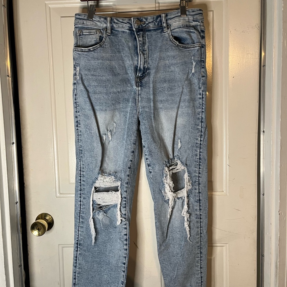 Distressed Light Wash Jeans - Picture 1 of 8